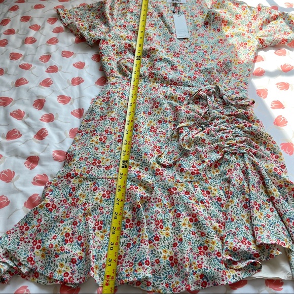 NWOT BB Dakota Flower On Floral Cocktail Wrap Mini Dress Size 0 Womens - Picture 6 of 16